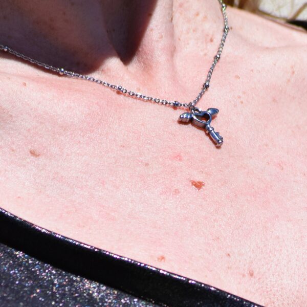 Collier clef cœur ailes d'anges – Image 2
