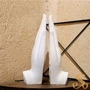 Namaste Mudra Mains avec Bouddha blanc